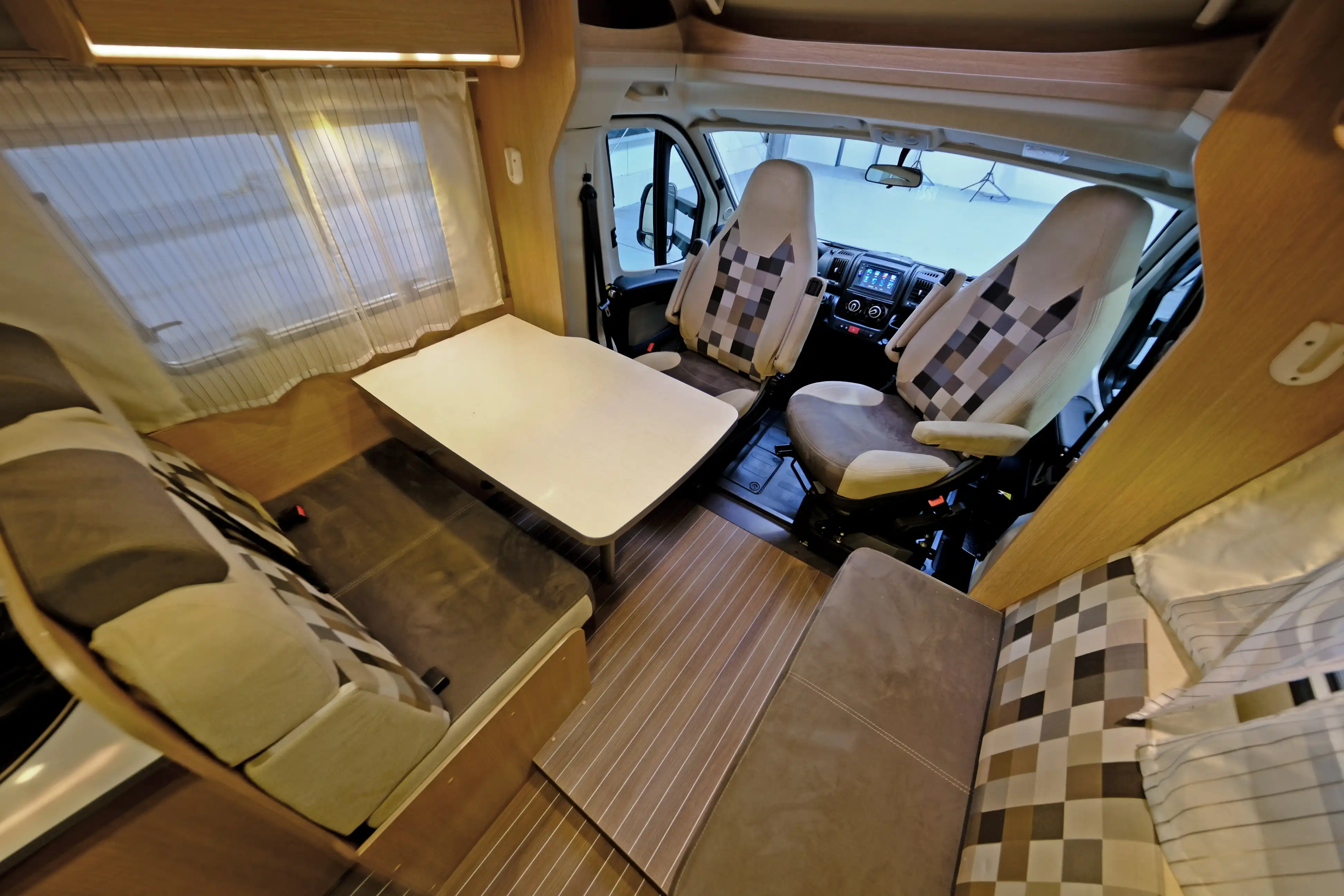 SUNLIGHT T 67